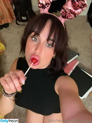 bluntbarbie / _prettypothead_ / itsleostar nude photo #0220