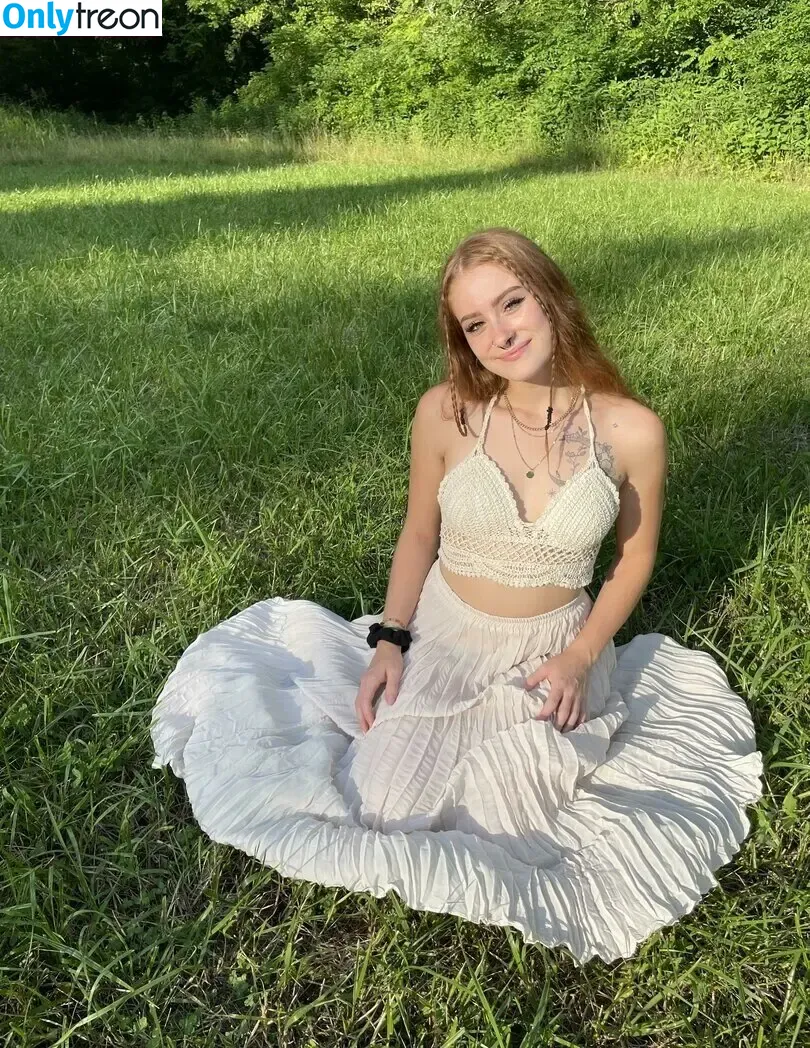 BnnyBBB nude photo #0003 (Graceisgroovie)