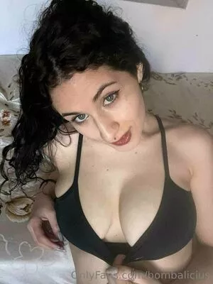 bombalicius / bombalicious.eklaver nude photo #0202