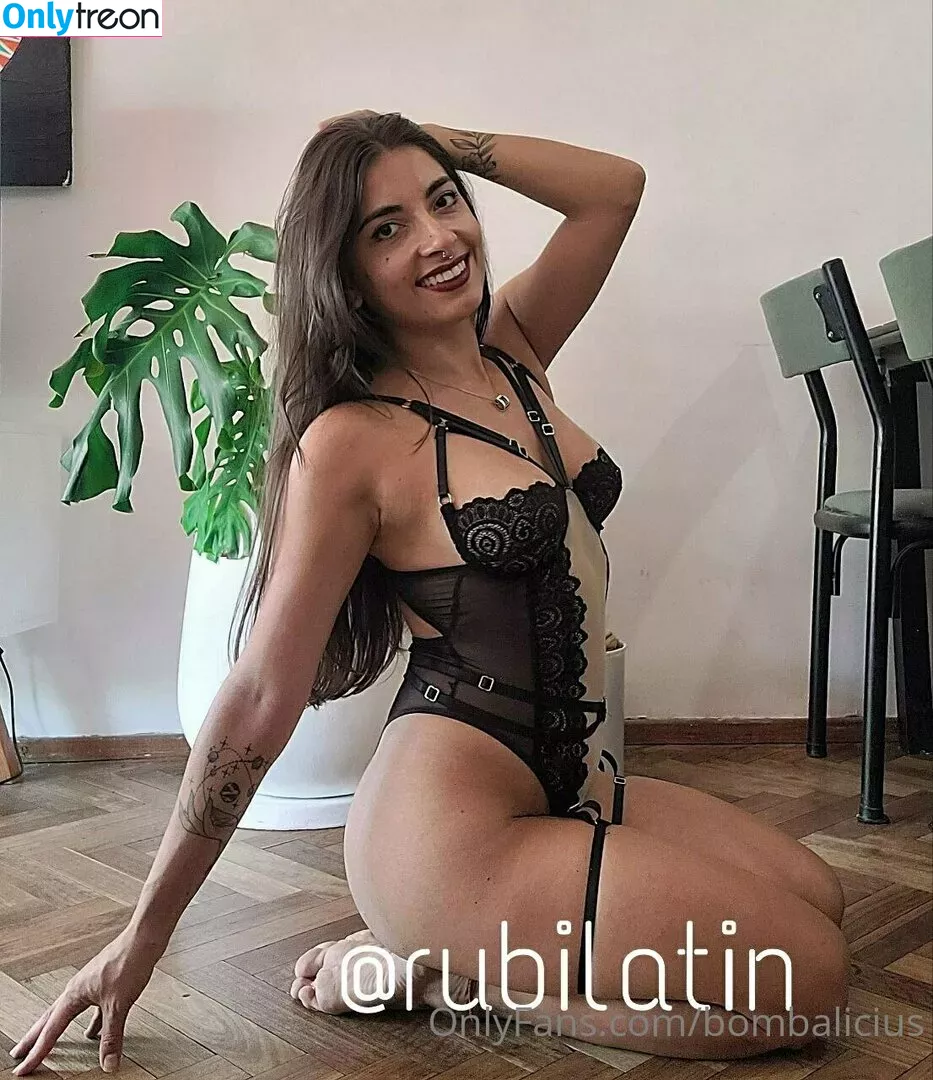 bombalicius nude photo #0023 (bombalicious.eklaver)