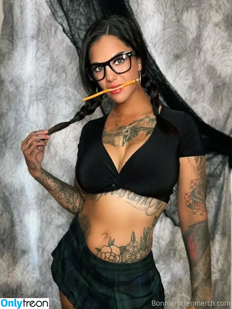 Bonnie Rotten nude photo #0133 (bonnierottenx / officialbonnierotten)