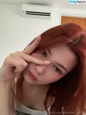 bonniepetitexo / bonniepetites nude photo #0006