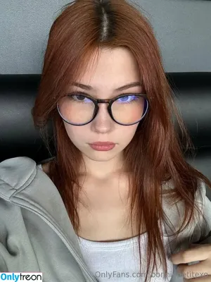 bonniepetitexo / bonniepetites nude photo #0021