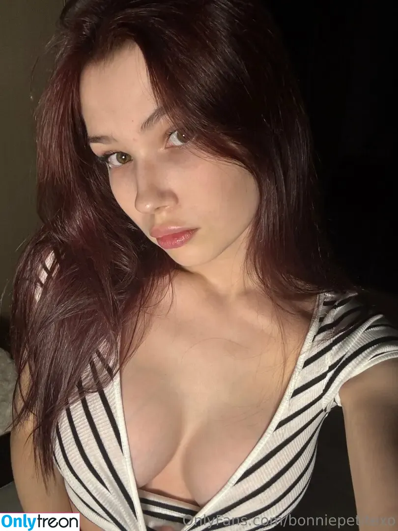 bonniepetitexo nude photo #0073 (bonniepetites)