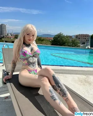 booba.exe / boba.exe_ / runabyte nude photo #0011