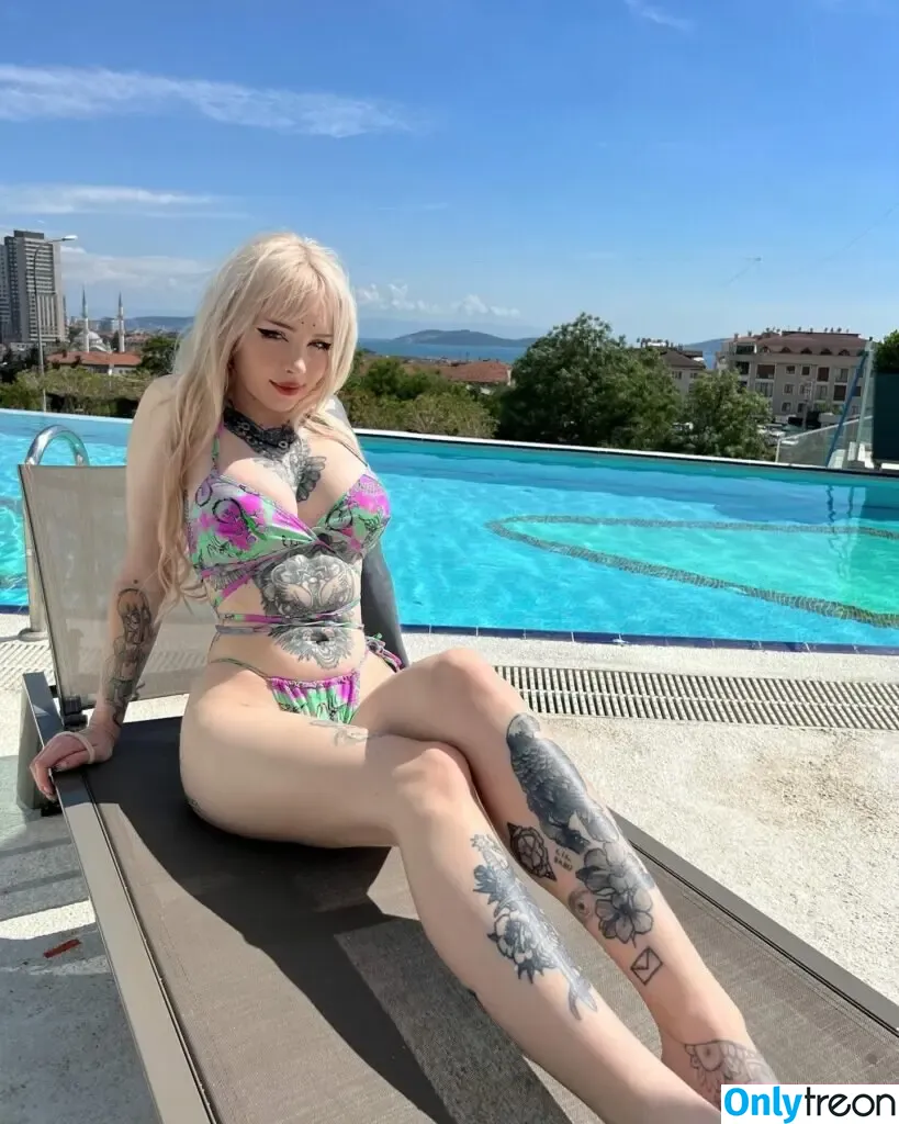 booba.exe nude photo #0011 (boba.exe_ / runabyte)