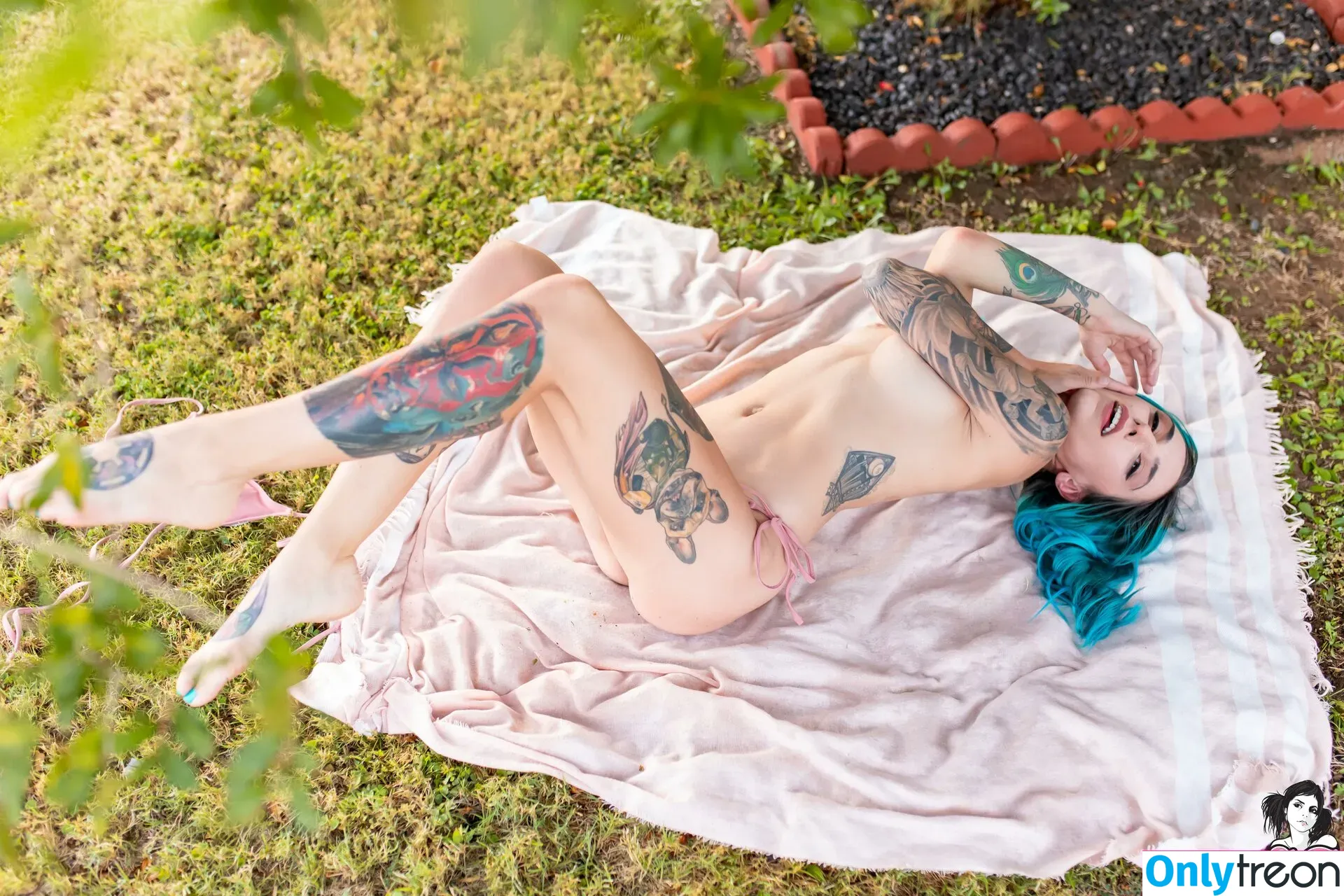 Boobasg nude photo #0044 (Boobasuicide / bananaland)