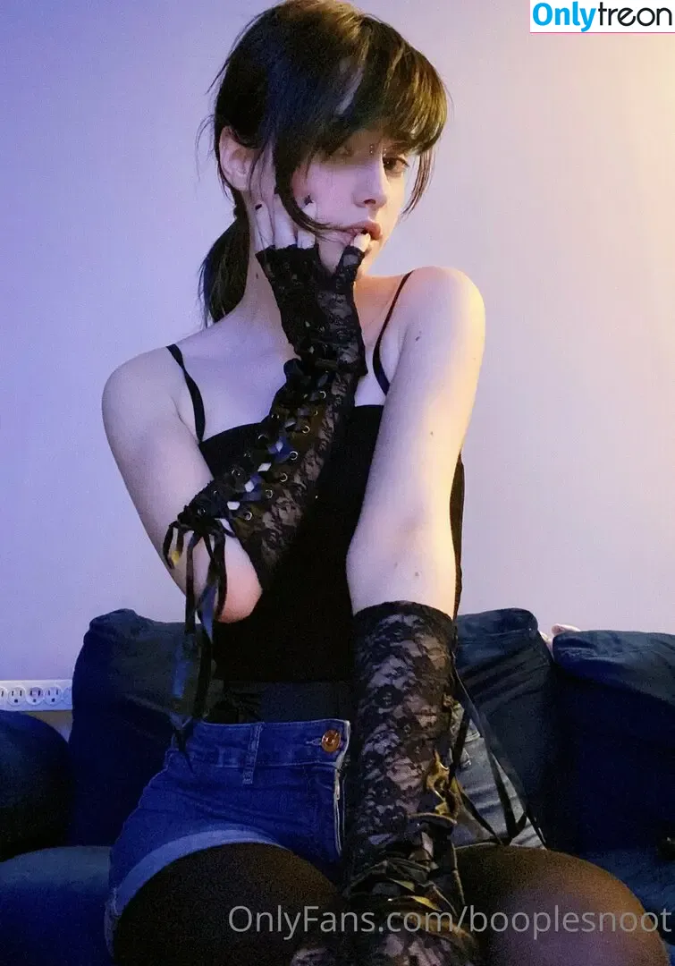 Booplesnoot nude photo #0032 (Alice / Mizuki / boople__snoot)