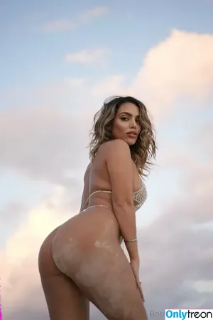 bootyqueenbae / araqueenbae nude photo #0066