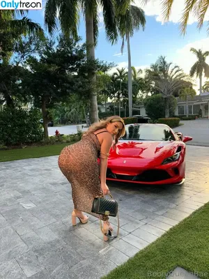 bootyqueenbae / araqueenbae nude photo #0198