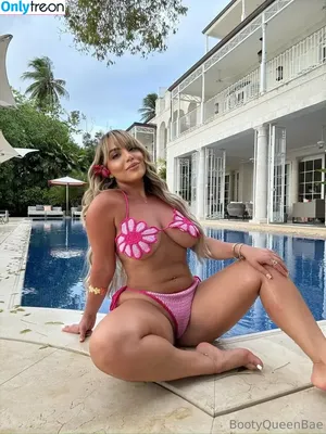 bootyqueenbae / araqueenbae nude photo #0302