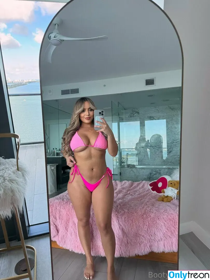 bootyqueenbae nude photo #0020 (araqueenbae)
