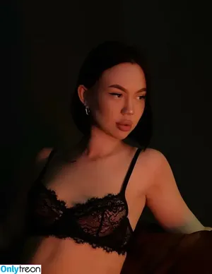 Bootytrisha nude photo #0003