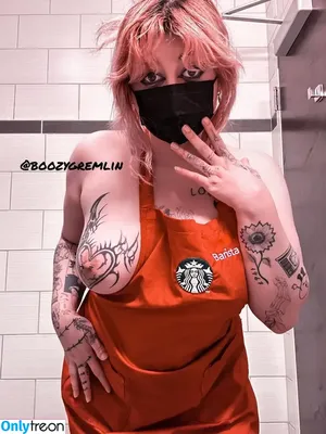 BoozyGremlinx / boozy.gremlin nude photo #0027