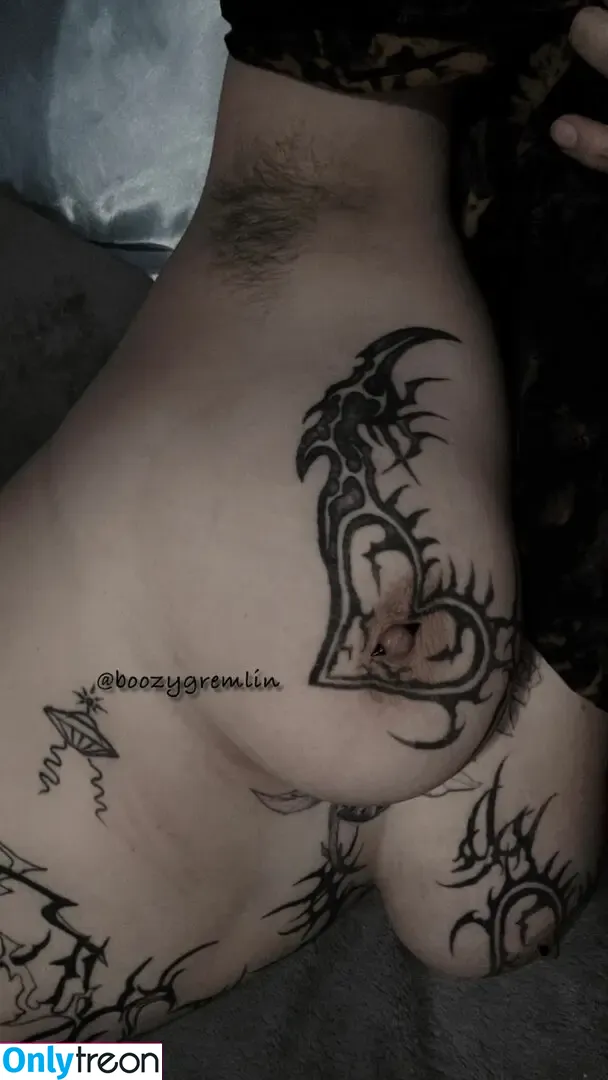 BoozyGremlinx nude photo #0068 (boozy.gremlin)