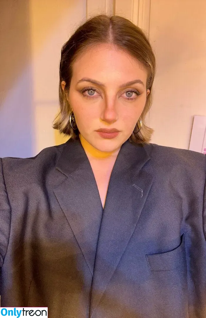 bratty.ev nude photo #0006 (brattyev)