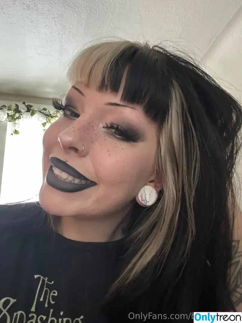 Brattykayla666 nude photo #0008 (Brattykayla666)