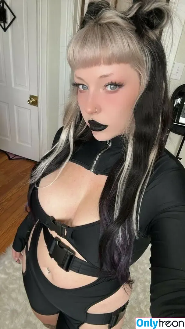 Brattykayla666 nude photo #0360 (Brattykayla666)
