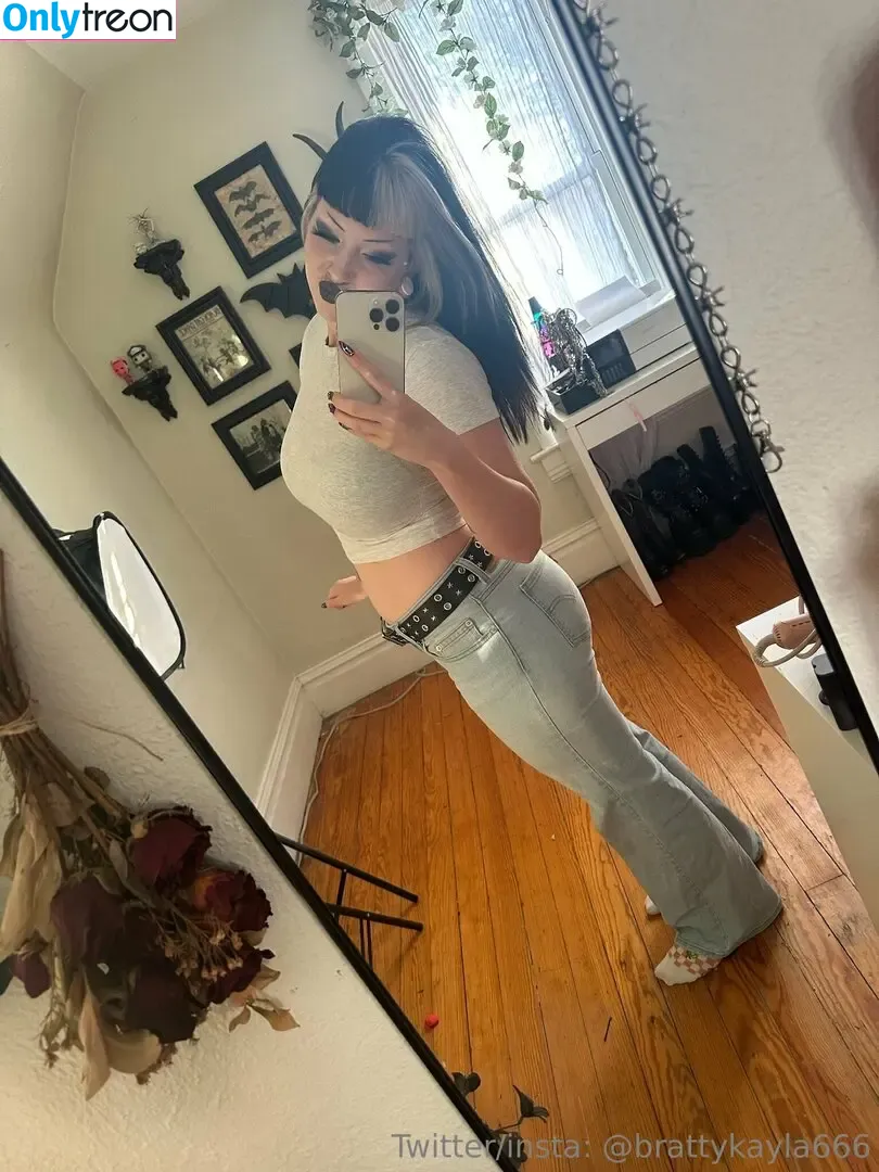 Brattykayla666 nude photo #0376 (Brattykayla666)