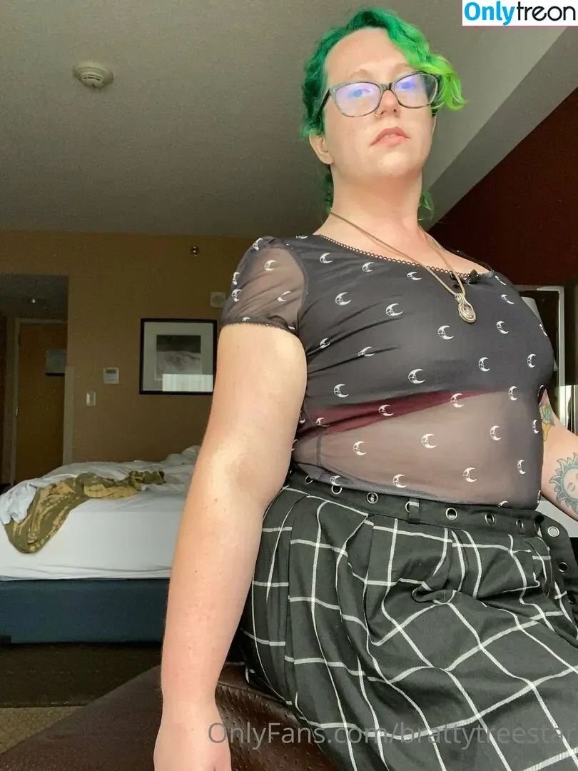 brattytreestar nude photo #0009 (brattytreestar)