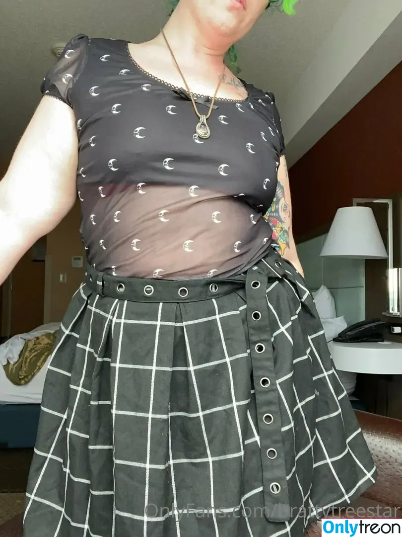 brattytreestar nude photo #0014 (brattytreestar)