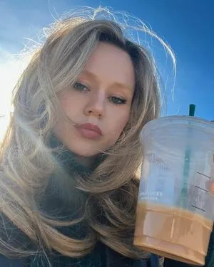 Brec Bassinger / brec_bassinger / brecbassinger nude photo #0024