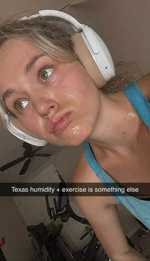 Brec Bassinger / brec_bassinger / brecbassinger nude photo #0081