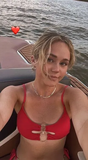 Brec Bassinger / brec_bassinger / brecbassinger nude photo #0090