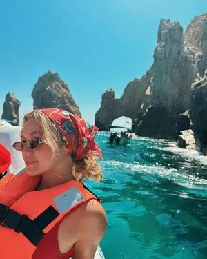 Brec Bassinger / brec_bassinger / brecbassinger nude photo #0121