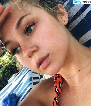Brec Bassinger / brec_bassinger / brecbassinger nude photo #0540