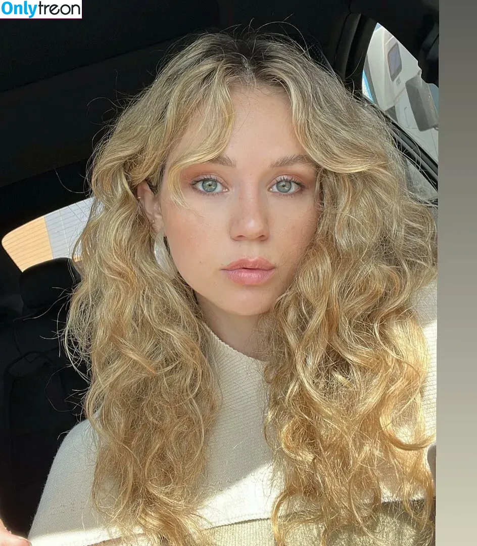 Brec Bassinger nude photo #0010 (brec_bassinger / brecbassinger)