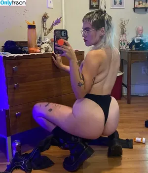 Bree McGee / slipknotnightcore nude photo #0020