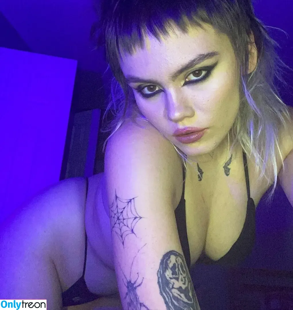 Bree McGee nude photo #0001 (slipknotnightcore)