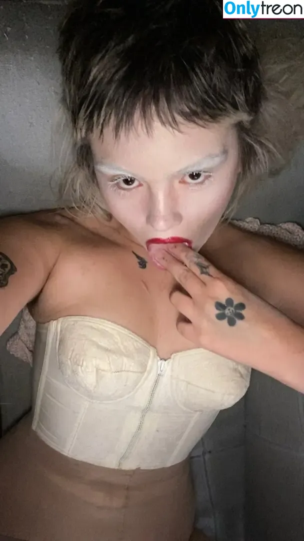 Bree McGee nude photo #0073 (slipknotnightcore)