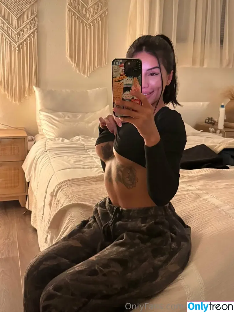 Breezyfoxx nude photo #0090 (Breezyfoxx)