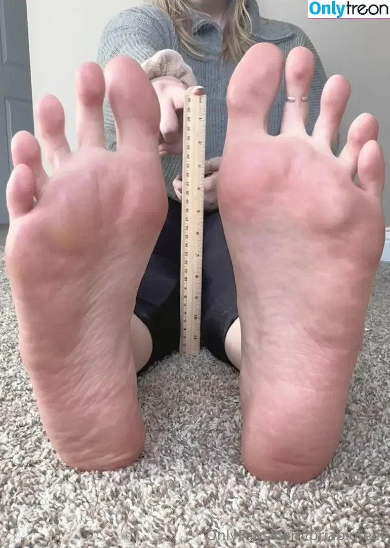 briabigfeet nude photo #0027 (briabigfeet)