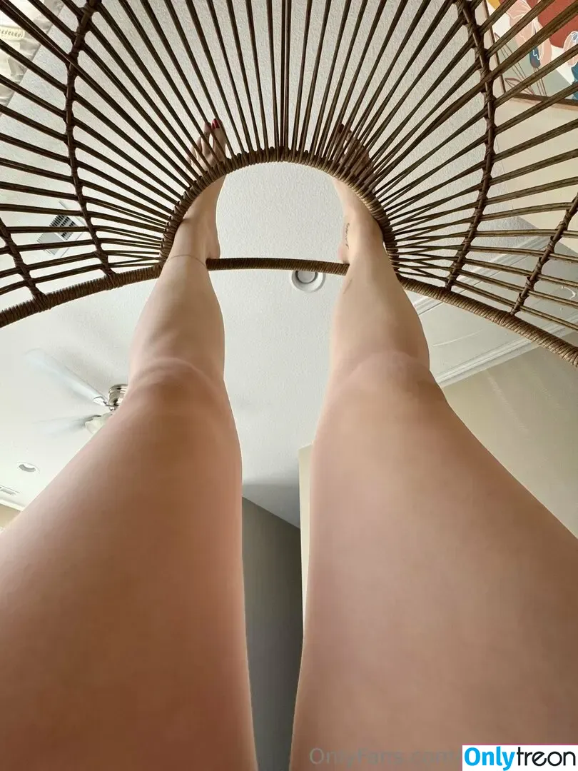 briabigfeet nude photo #0058 (briabigfeet)