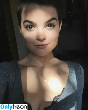 Brianna Hildebrand / briannahilde nude photo #0023