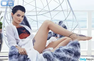 Brianna Hildebrand / briannahilde nude photo #0056