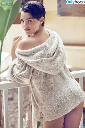 Brianna Hildebrand / briannahilde nude photo #0070