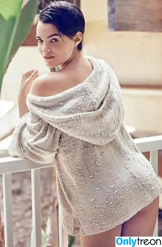 Brianna Hildebrand nude photo #0039 (briannahilde)
