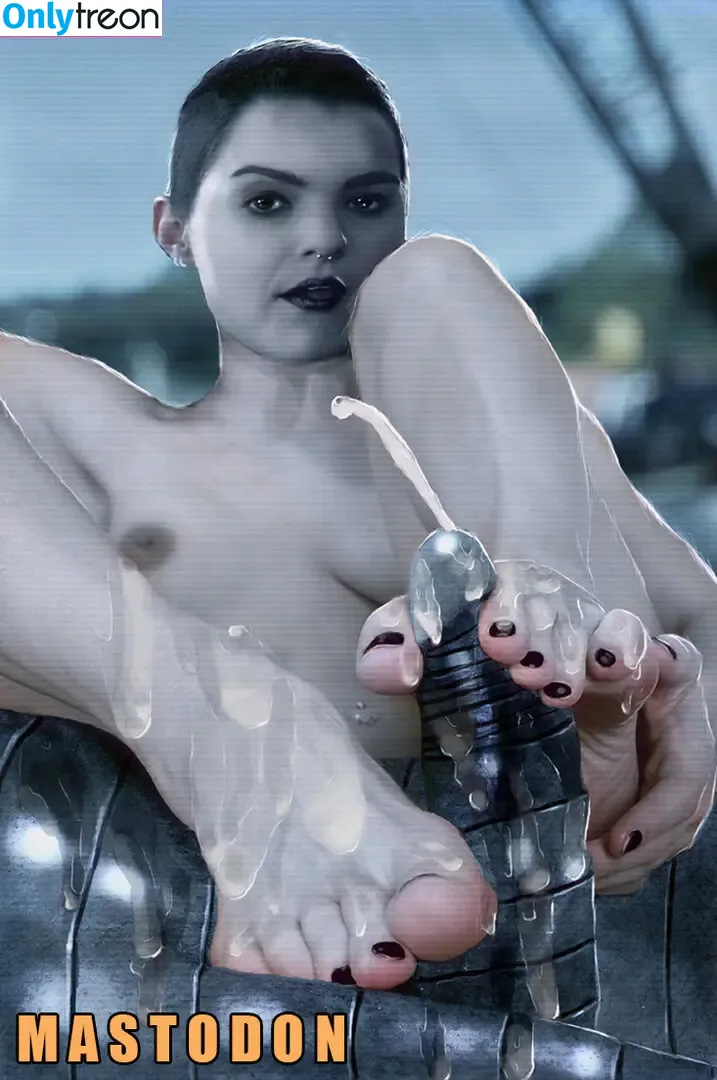 Brianna Hildebrand nude photo #0059 (briannahilde)