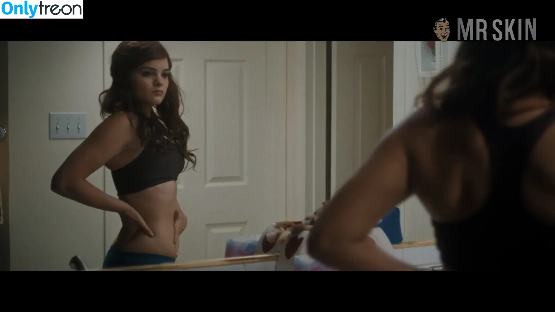Brianna Hildebrand nude photo #0071 (briannahilde)