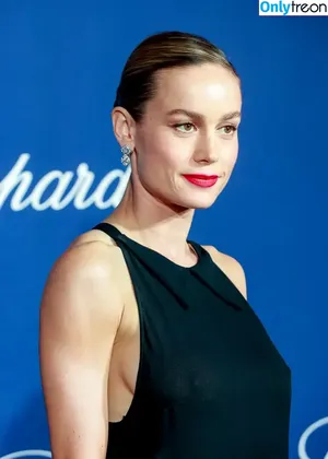 Brie Larson / brielarson nude photo #0627