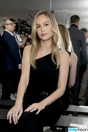Brie Larson / brielarson nude photo #0684