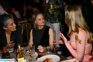 Brie Larson / brielarson nude photo #0757