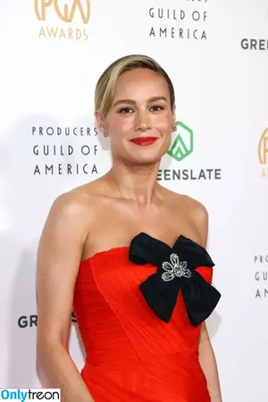 Brie Larson / brielarson nude photo #0761