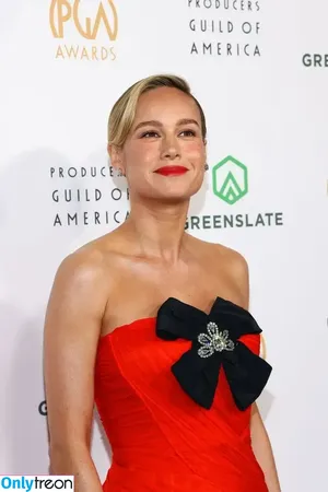 Brie Larson / brielarson nude photo #0801