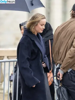 Brie Larson / brielarson nude photo #0816