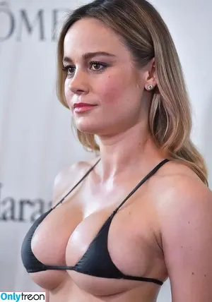 Brie Larson / brielarson nude photo #0829